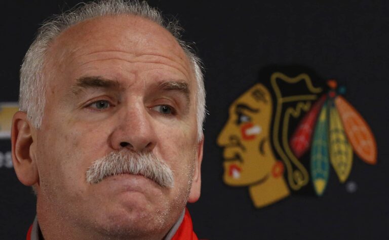 Kohussa ryvettynyt valmentaja palaa NHL:ään