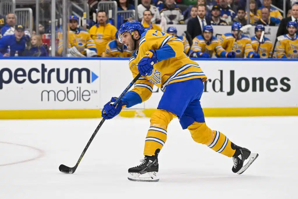 Suomalaistaustainen pelaaja ulos KHL:stä