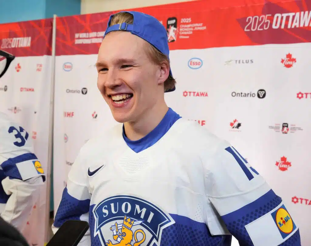 NHL-seura sopimukseen entisen HIFK-pelaajan kanssa