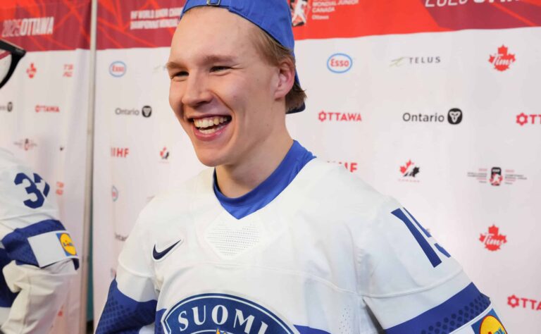 NHL-seura sopimukseen entisen HIFK-pelaajan kanssa