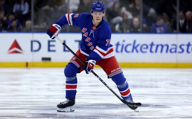 NHL:n suomalaishyökkääjä siirtolistalle