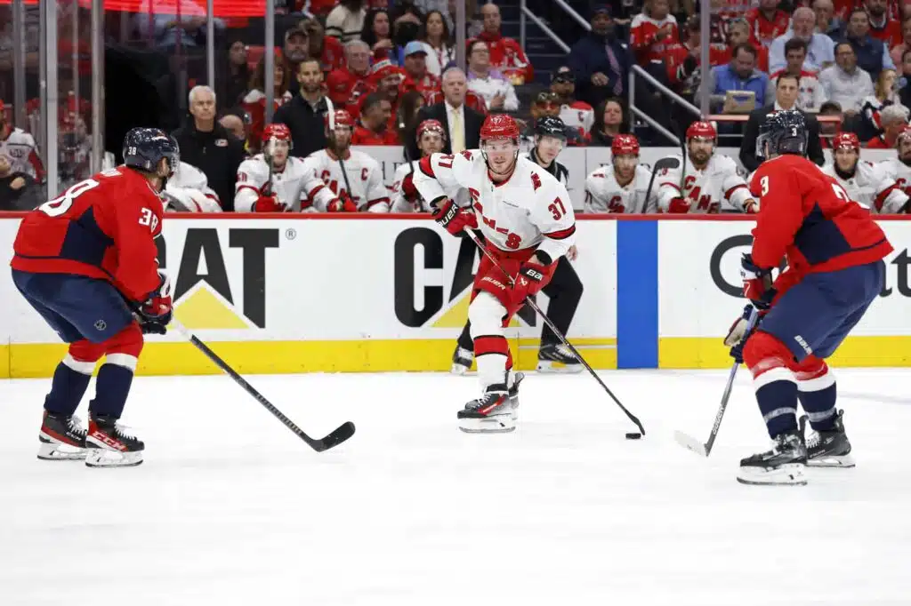 NHL-toimittaja: Sebastian Ahon aisapari kaupan