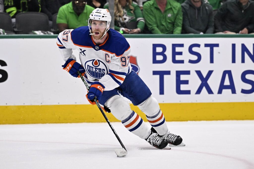 Connor McDavidilta jättikehut Stuart Skinnerille – ”Hyvä ottelu maalivahdille”