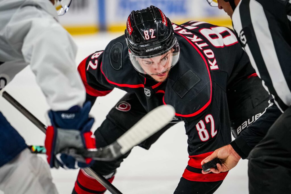 Jesperi Kotkaniemi floppasi – faneilta kovia vaatimuksia