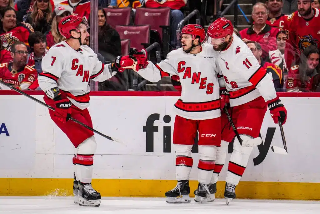 Sebastian Ahon tähdittämä Carolina Hurricanes päätyi häkellyttävään ratkaisuun – ”Todellisia jokerikortteja”