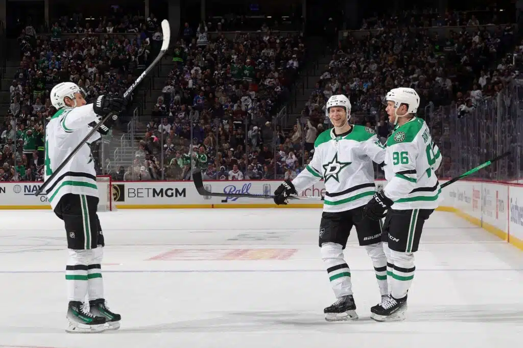 Dallas hyytyi erikoiseen omaan maaliin – suomalaisten tehoilta piloille