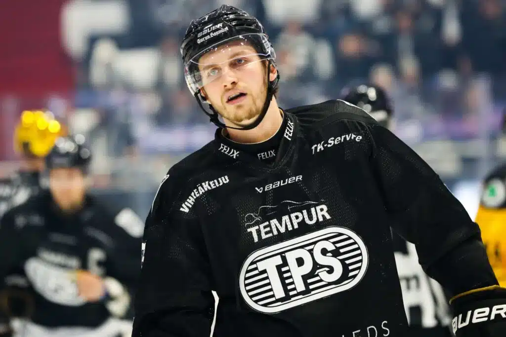 Suomalaispuolustaja jatkaa Detroitissa