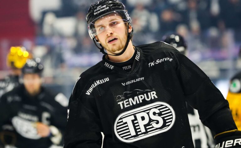 Suomalaispuolustaja jatkaa Detroitissa