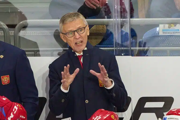 Igor Larionov helisemässä Venäjällä