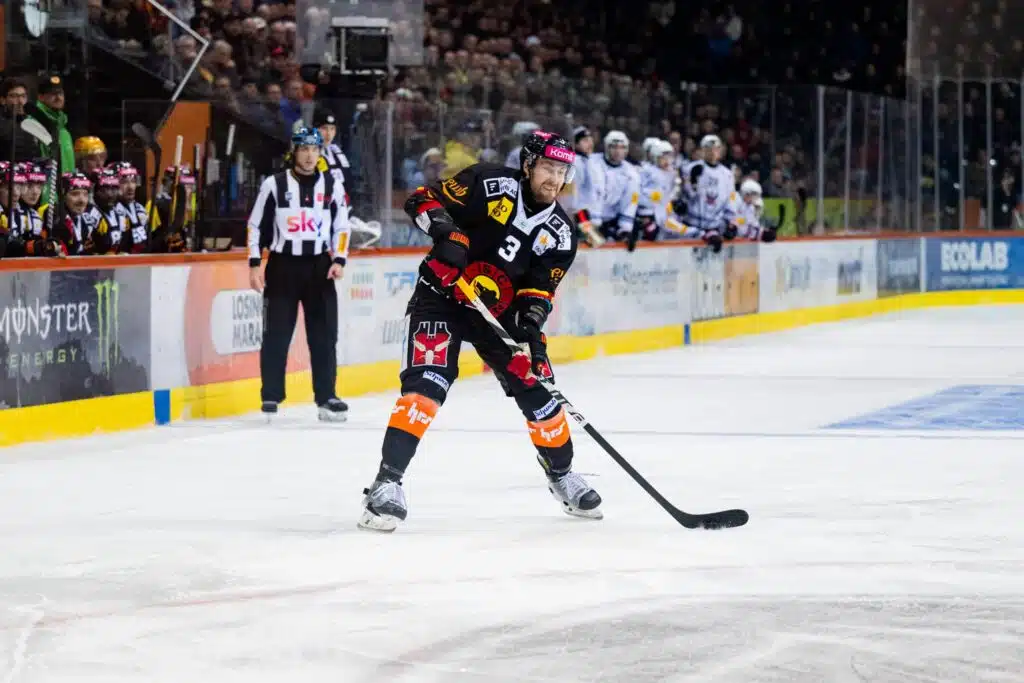 Entinen Liiga-tähti vaihtaa maisemaa – siirtyy Lauri Marjamäen valmennukseen