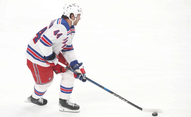 NY Rangers kiinnitti lupaavan puolustajan