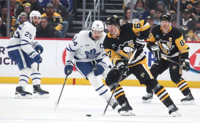 Pittsburgh Penguins ravistelemassa joukkuetta – kaksi hyökkääjää lähtökuopissa