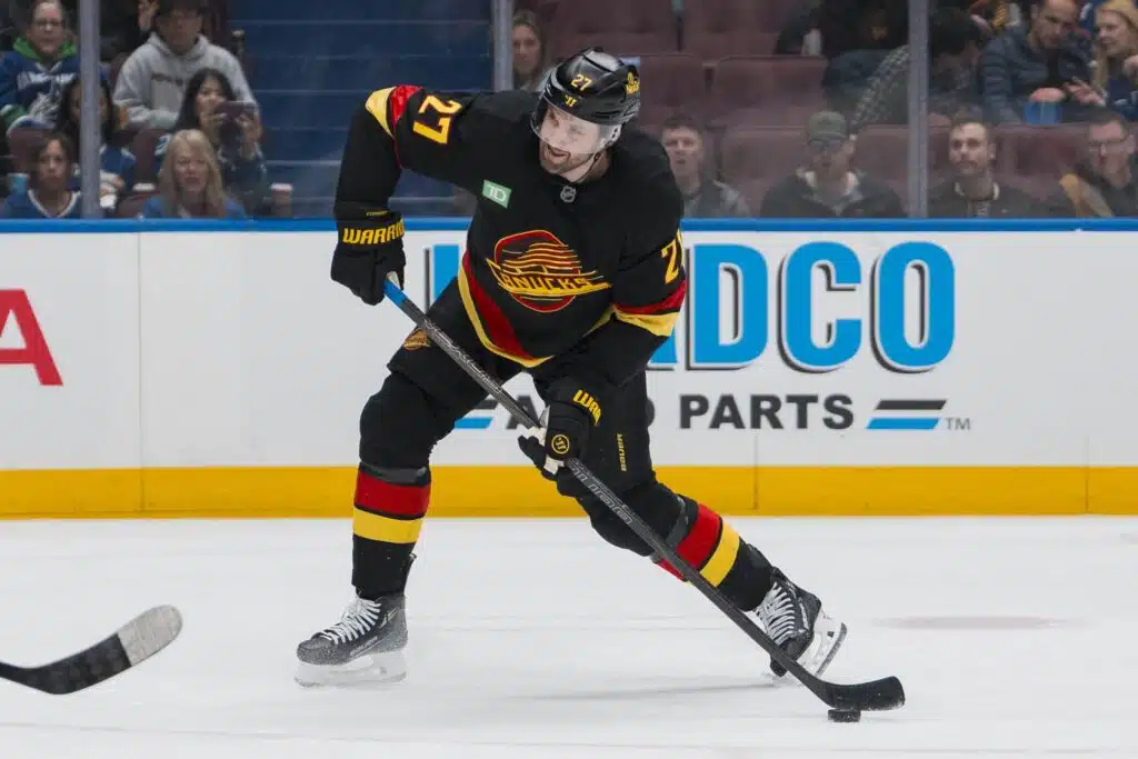 Vancouver jatkoi luottopuolustajan sopimusta