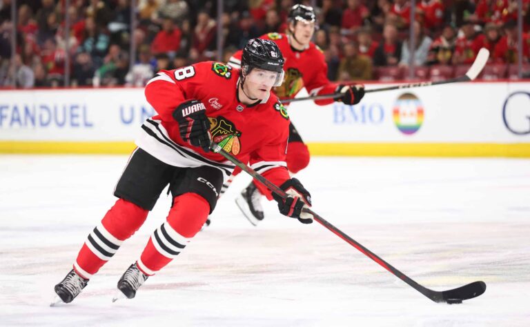 Jättisopimus – Chicago Blackhawks kiinnitti kokeneen keskushyökkääjän