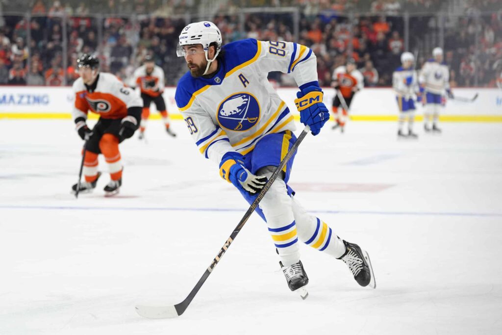 Yhdysvaltalaistähti lähtökuopissa – NHL-seuralla monta rautaa tulessa