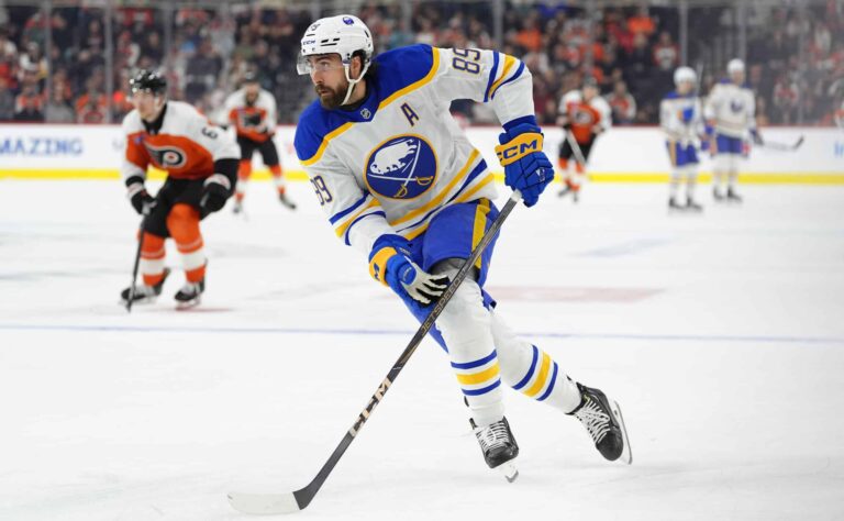Yhdysvaltalaistähti lähtökuopissa – NHL-seuralla monta rautaa tulessa