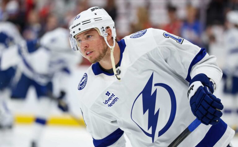 Monipuolinen laitahyökkääjä vapautui NHL:ssä markkinoille
