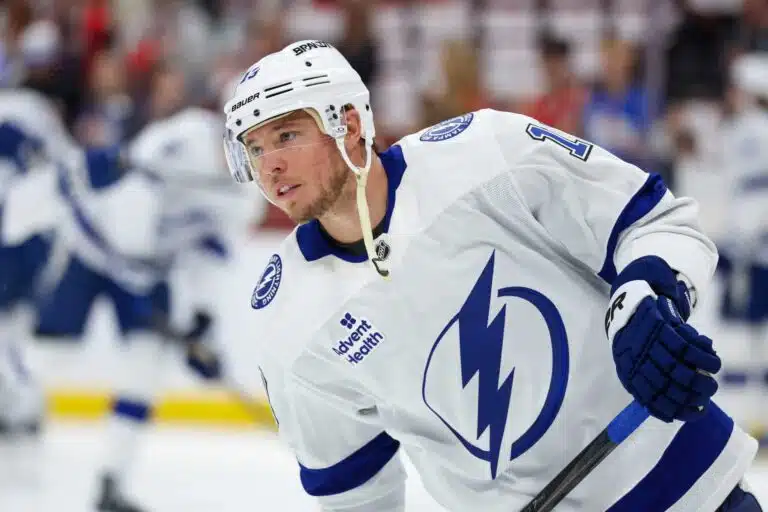 Monipuolinen laitahyökkääjä vapautui NHL:ssä markkinoille