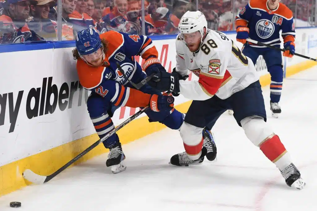 Edmontonilta dramaattinen päätös – suomalaishyökkääjä katsomoon