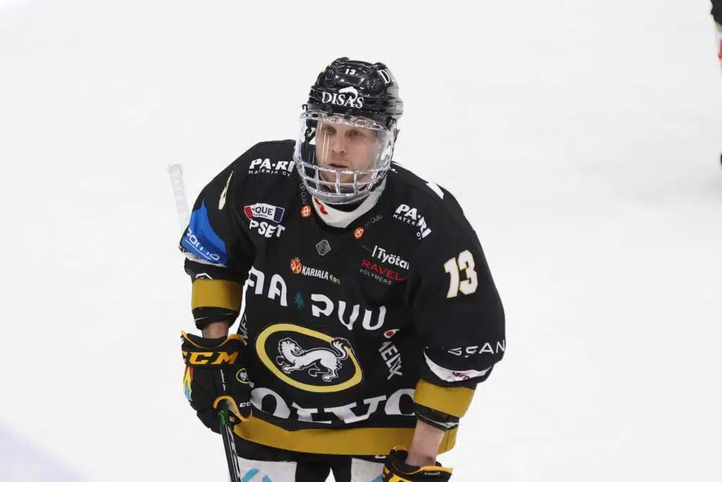 Oulun Kärpissä hämmästyttänyt hyökkääjä Slovakian pääsarjaan