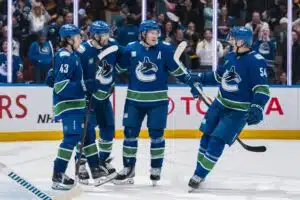 Vancouver Canucks lähellä historiallista saavutusta