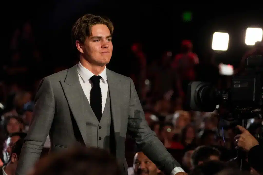 Chicago Blackhawks kiinitti superlupauksen: ”Hänellä on häijy rannelaukaus”