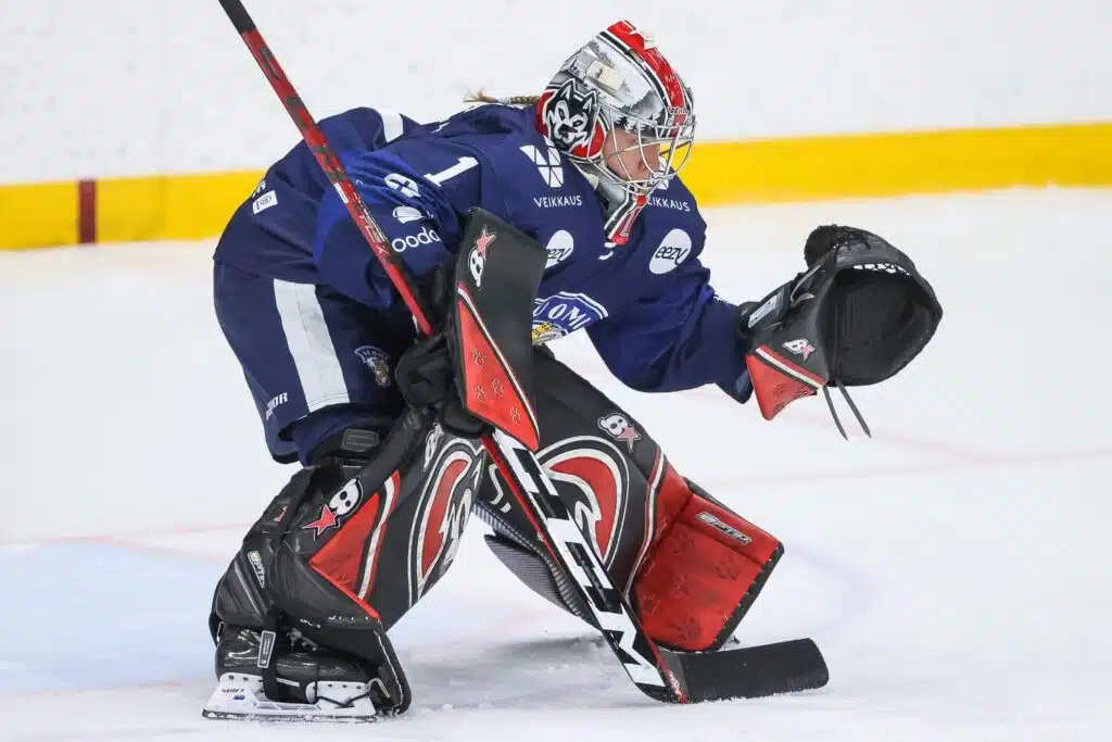 Suomen ykkösmaalivahti teki ammattilaissopimuksen