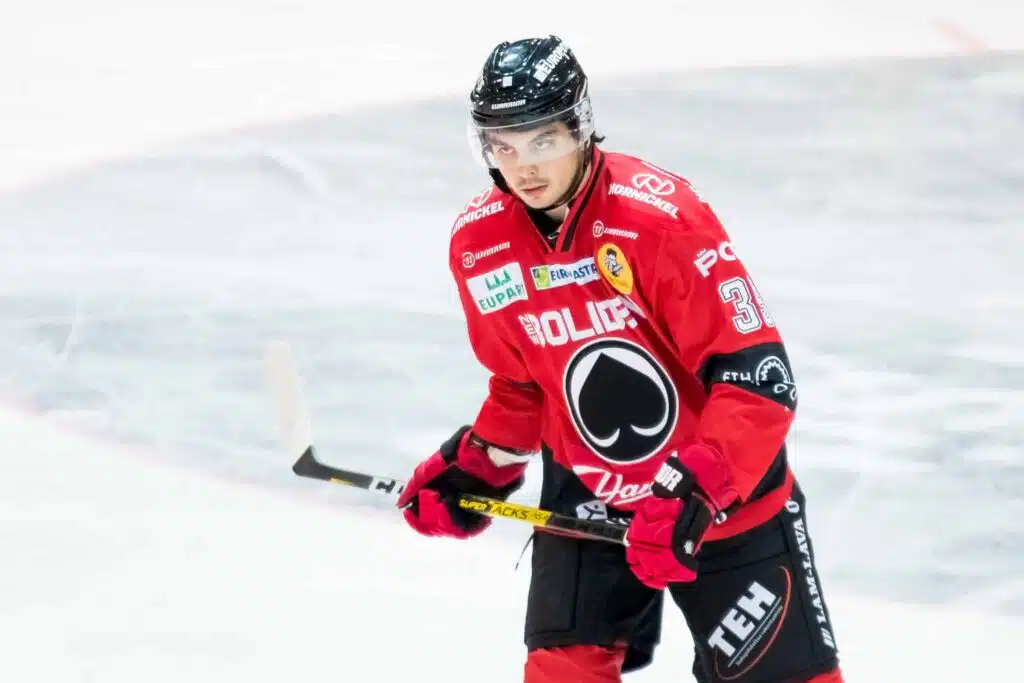 Ässissäkin esiintynyt NHL-lupaus jäi työttömäksi – KHL-seura näytti ovea