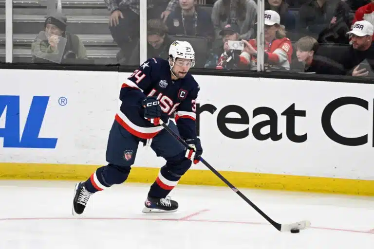 Auston Matthews murskasi kritiikin – nyt hän johtaa USA:n kohti välierää