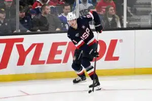 Jack Eichel pitää Nathan MacKinnonia pilkkanaan – Vegas Golden Knights matkalla Stanley Cup -finaaleihin