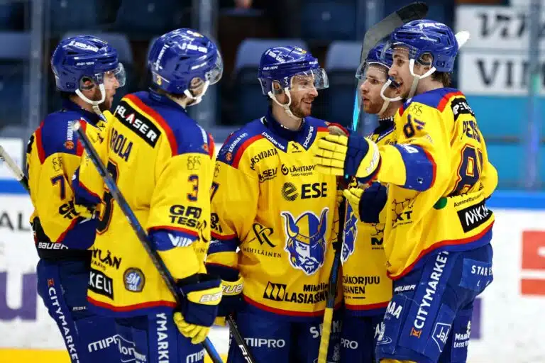 Jukurit, SaiPa, Ässät ja HPK vaarassa – Sami Helenius nostaa yhden ylitse muiden