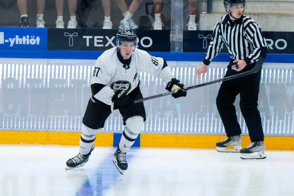 Haastattelu: Aleksi Saarela korostaa Turussa yhden herran merkitystä – ”Hyviä vinkkejä joka päivä”