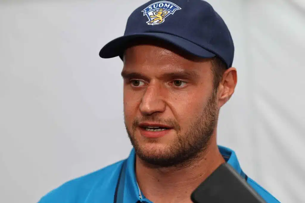 Aleksander Barkov mukana EM-koriksessa