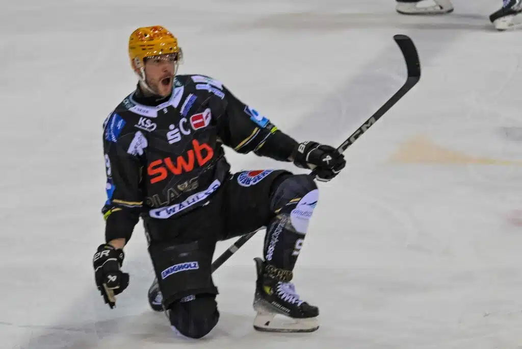 CHL-kausi alkoi mykistävällä tuloksella – daavid kaatoi goljatin