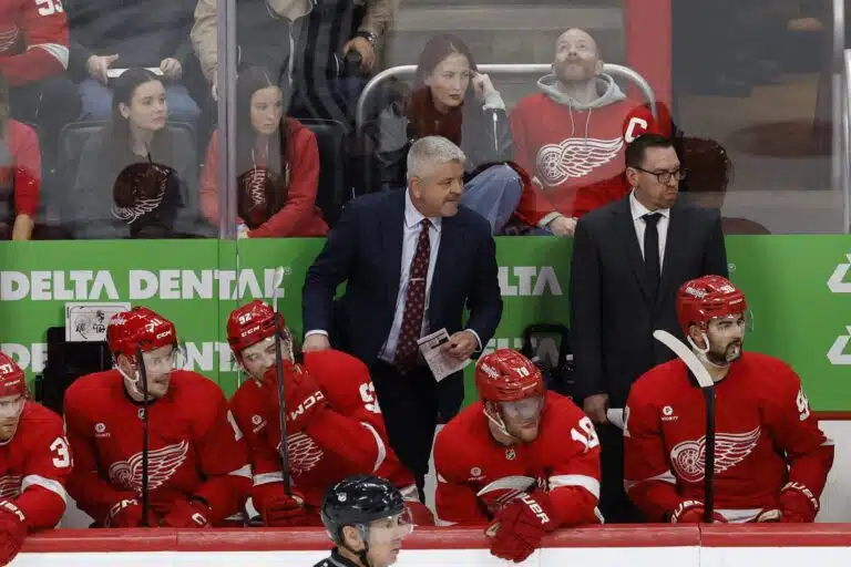 NHL-seurassa käy kuhina – maailmanmestari sai tylyn komennon