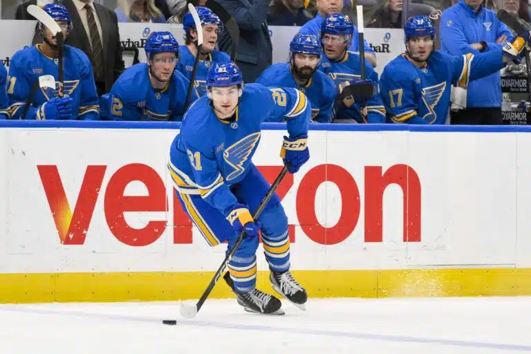 NHL-seuralta synkkiä uutisia – suomalaishyökkääjä nostettiin ylös