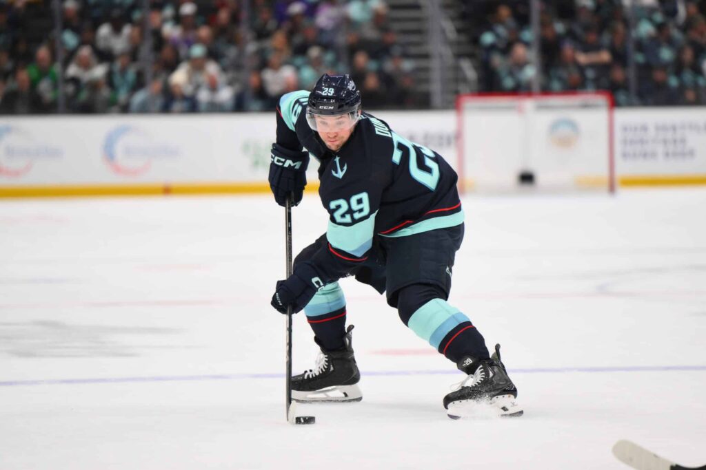 Seattle Krakenin kanadalaispuolustaja Vince Dunn