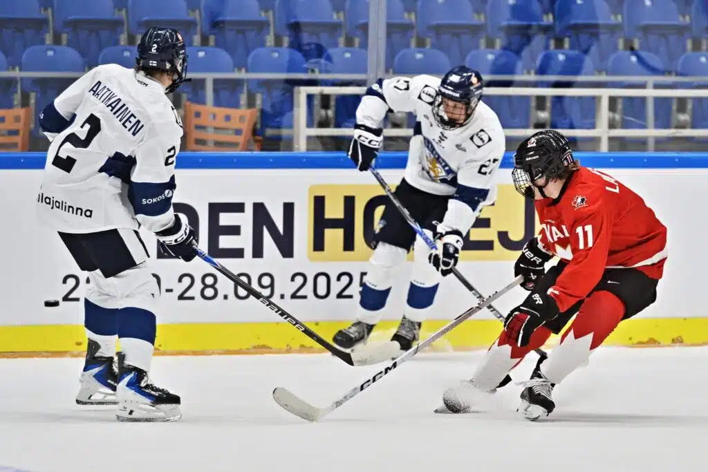 Näkökulma: Mitä ihmettä Kiekko-Espoossa oikein ajatellaan: superlupauksen uraa estellään – onko kyse vain rahasta?