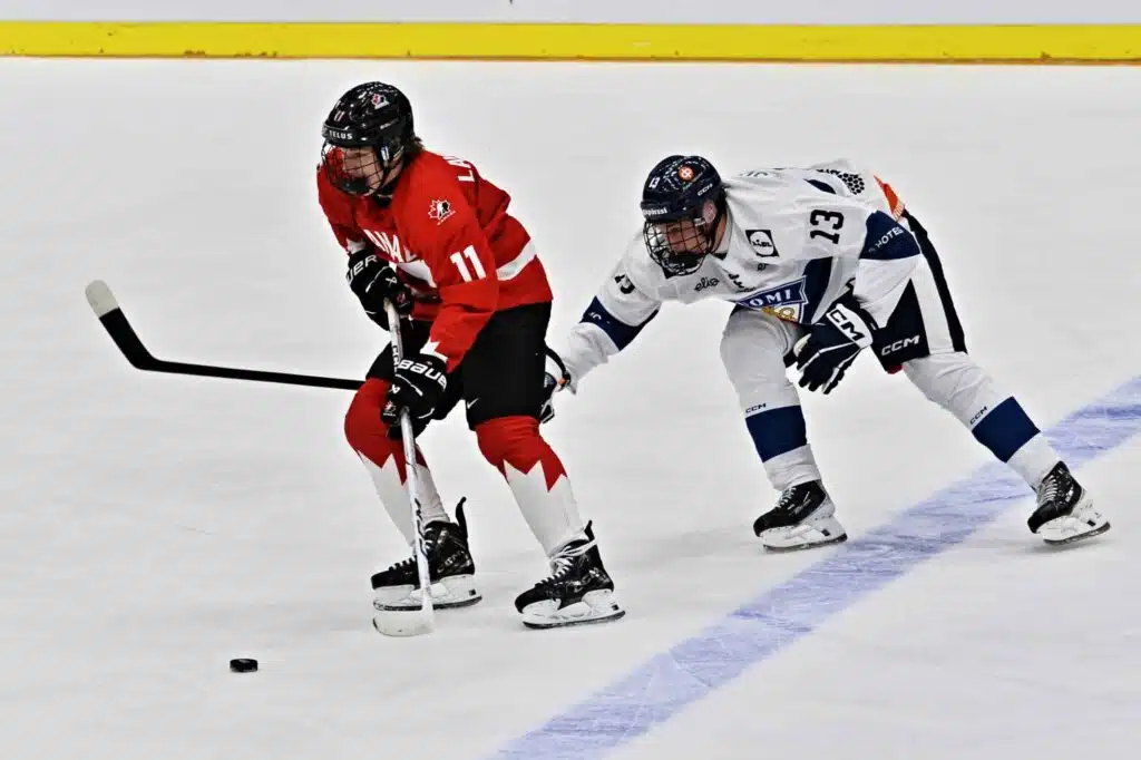 Pikkuleijonat vaihtaa maalivahtia – tässä kentät kovaan koitokseen