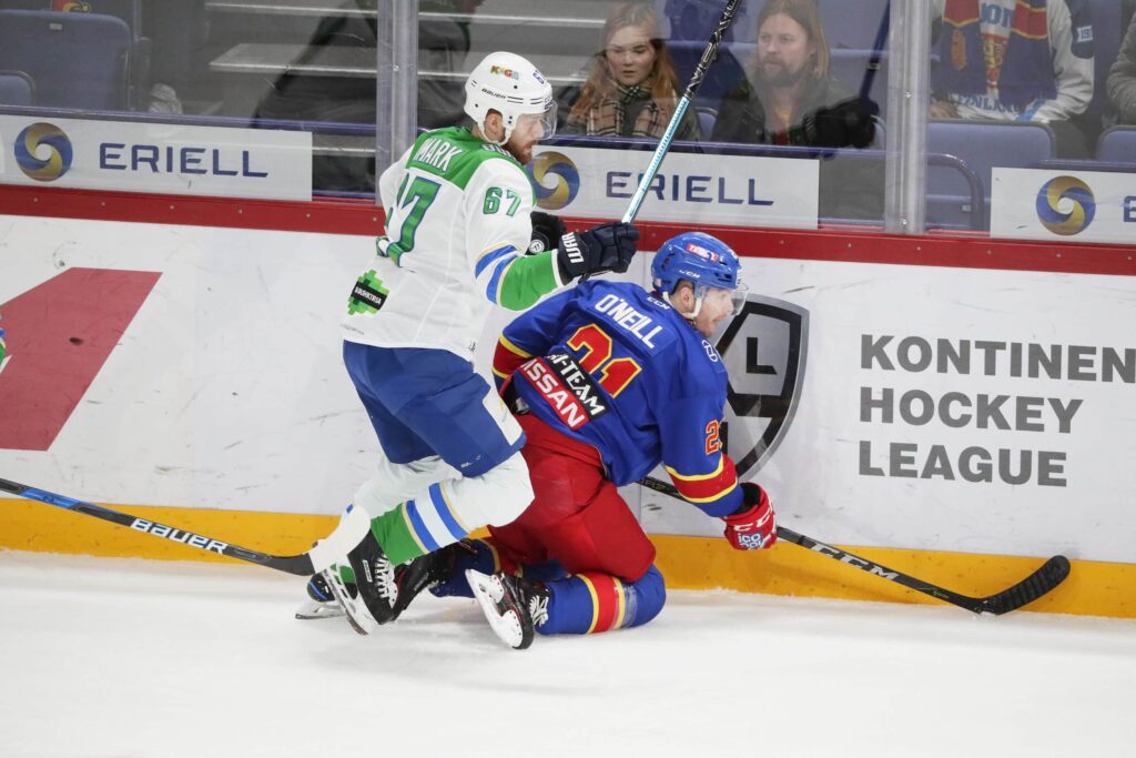 Jokereista tuttu ruotsalainen vaihtaa seuraa kuin kalsareita