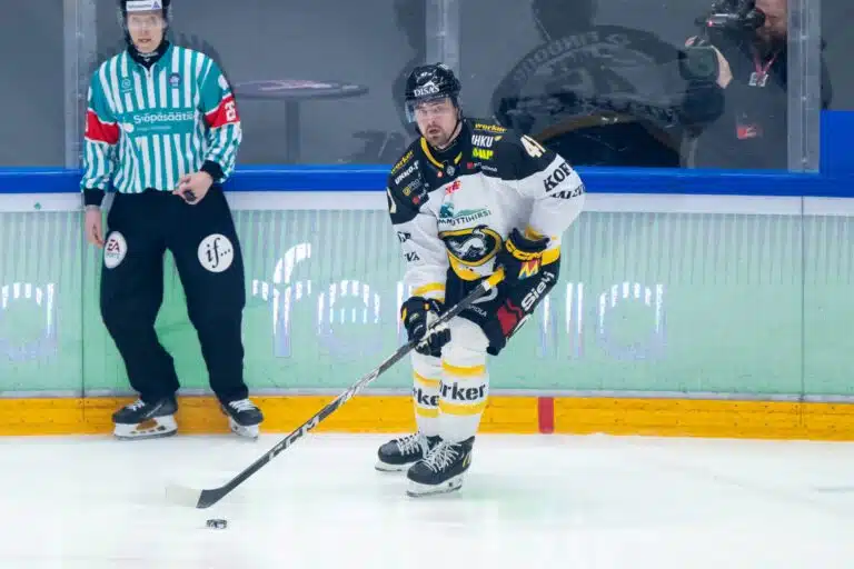 Lähde: Kärpät harkitsee NHL-kokeneen puolustajansa myymistä