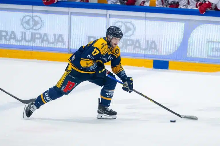 Lähde: Suomalaispomo houkuttelee Lukko-kaksikkoa Ruotsiin