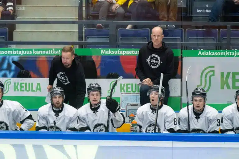 TPS iskussa – yleisöäkin komeasti Turussa