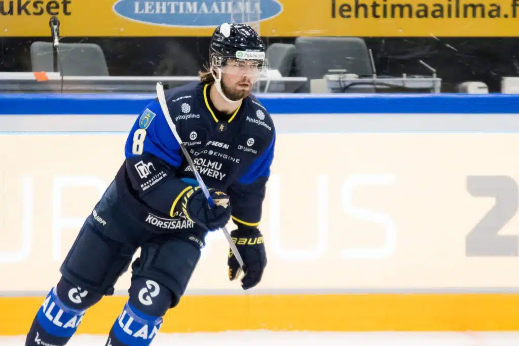 Liiga-tähdellä synkkä nuoruus – vanhemmat käänsivät selän