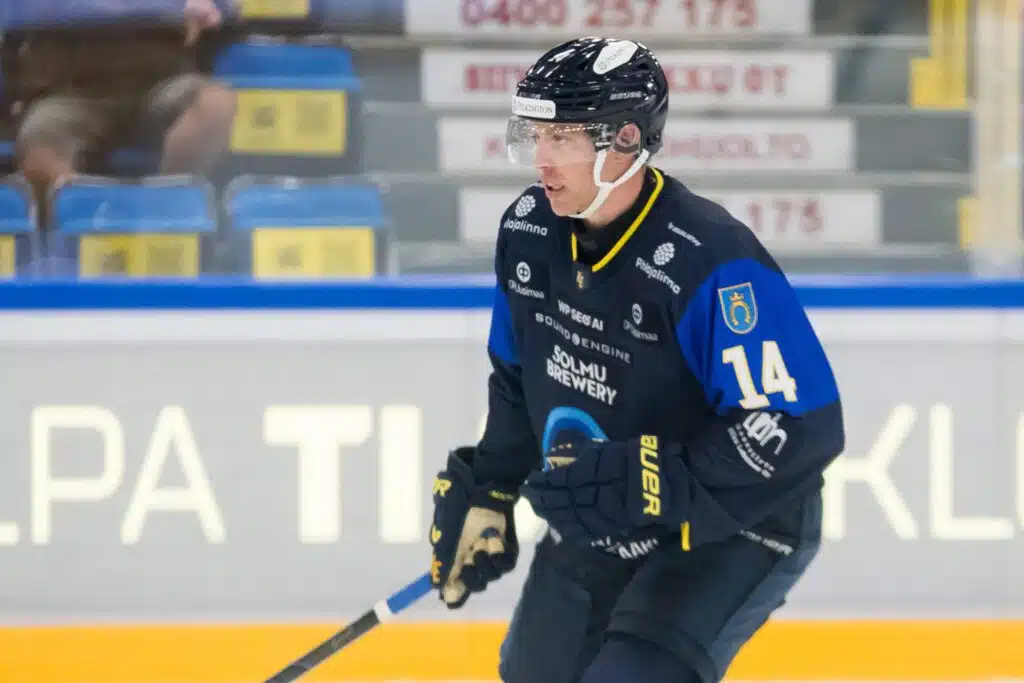 Kiekko-Espoon järkäleellä pitkä historia Peter Quennevillen kanssa – päätös tulla Eurooppaan syntyi perheen kautta