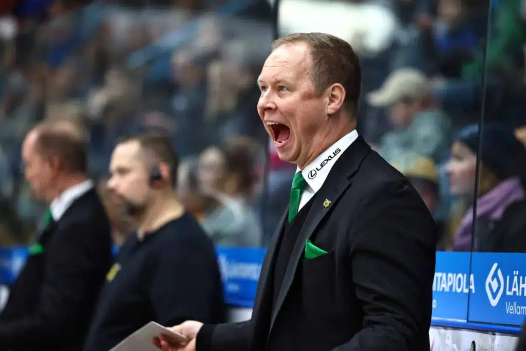 Tommi Niemelä tylytti pelaajiaan – ”Kahden tason väkeä”