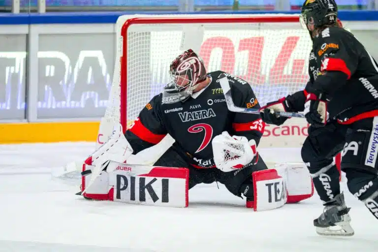Viime kauden floppi johtaa Liigaa – Kärpät ja Ilves syvässä kriisissä