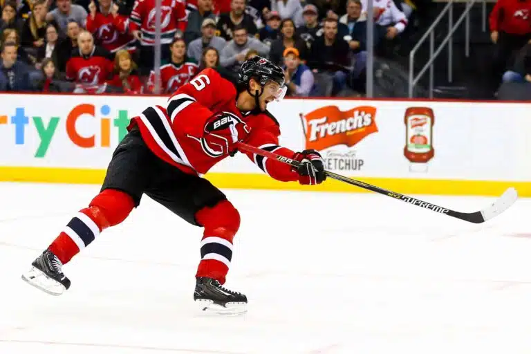 Upea jääkiekkotarina – takavuosien NHL-kiekkoilija tekee paluun