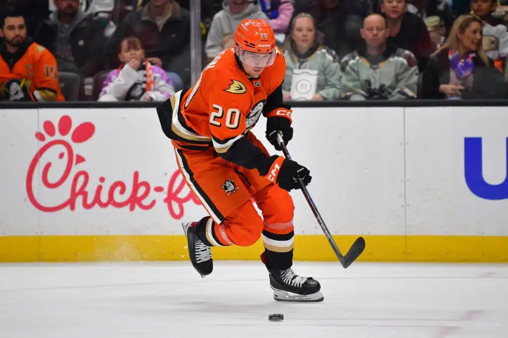 NHL-hyökkääjä päätyi shokkiratkaisuun – hakee pelipaikkaa ennennäkemättömällä tavalla