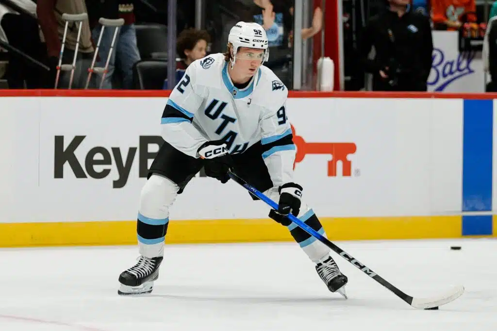 Massiivinen jatkosopimus – NHL:n alkukauden yllättäjä kiinnitti ykkössentterin